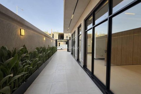 Villa de 5 dormitorios en Riyadh, Saudi Arabia No. 99456 10
