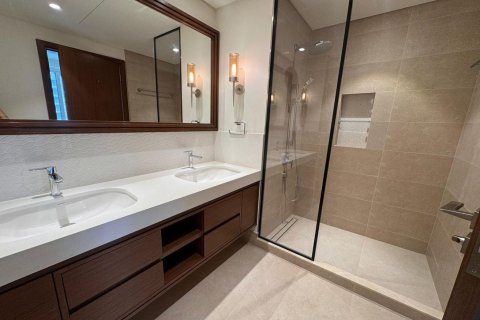 Apartment de 3 dormitorios en EMAAR Beachfront, UAE No. 90758 7