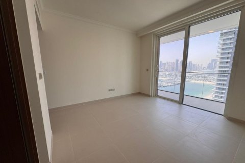 Apartment de 3 dormitorios en EMAAR Beachfront, UAE No. 90758 15