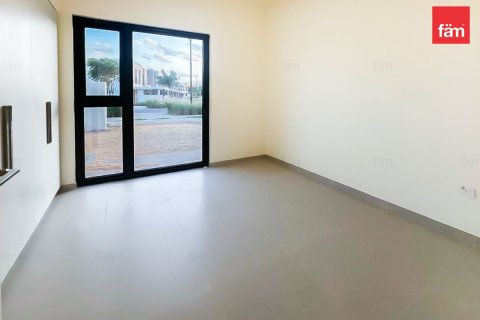 Villa de 4 dormitorios en Dubai, UAE No. 100293 2
