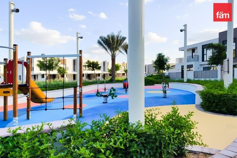 Villa de 4 dormitorios en Dubai, UAE No. 100293 10