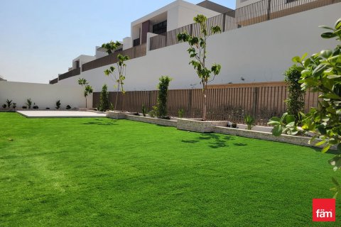 4 غرف نوم فيلا  رقم 104643 31