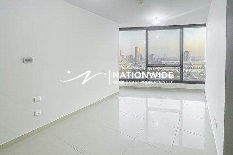 2 bedrooms Apartment in Abu Dhabi, UAE No. 105045 5