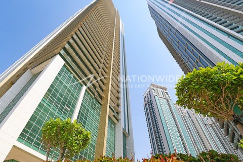 Apartment de 2 dormitorios en Abu Dhabi, UAE No. 105040 1