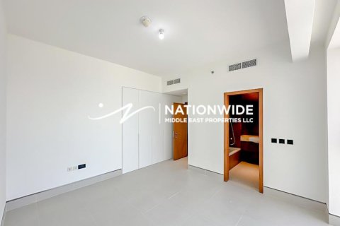 2 bedrooms Apartment in Abu Dhabi, UAE No. 105039 9