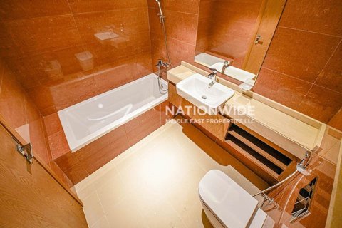 2 bedrooms Apartment in Abu Dhabi, UAE No. 105039 4