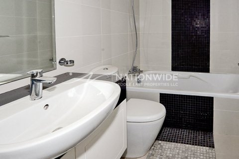 Apartment de 2 dormitorios en Abu Dhabi, UAE No. 105044 7