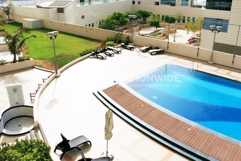 Apartment de 2 dormitorios en Abu Dhabi, UAE No. 105044 8
