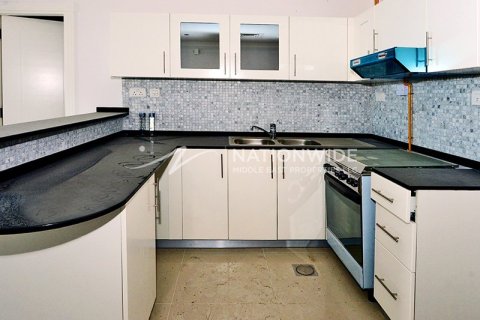 Apartment de 2 dormitorios en Abu Dhabi, UAE No. 105044 3