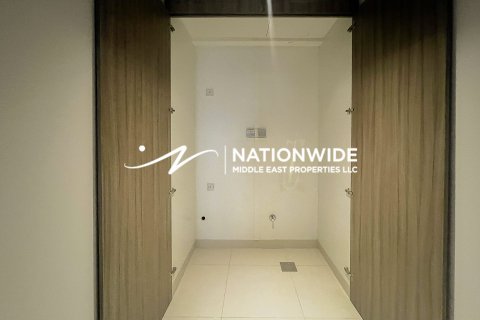 Apartment de 3 dormitorios en Abu Dhabi, UAE No. 105043 11