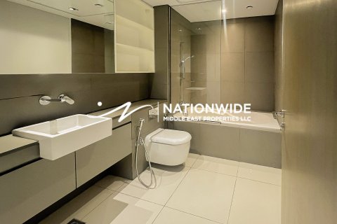 Apartment de 3 dormitorios en Abu Dhabi, UAE No. 105043 12