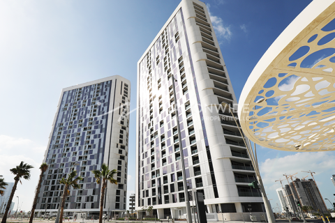 Apartment de 3 dormitorios en Abu Dhabi, UAE No. 105043 1