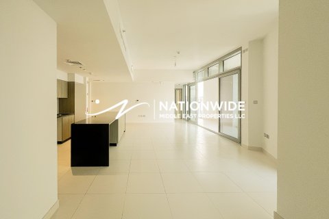 Apartment de 3 dormitorios en Abu Dhabi, UAE No. 105043 5