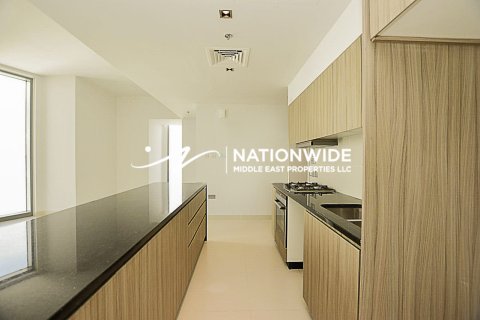 Apartment de 3 dormitorios en Abu Dhabi, UAE No. 105043 3