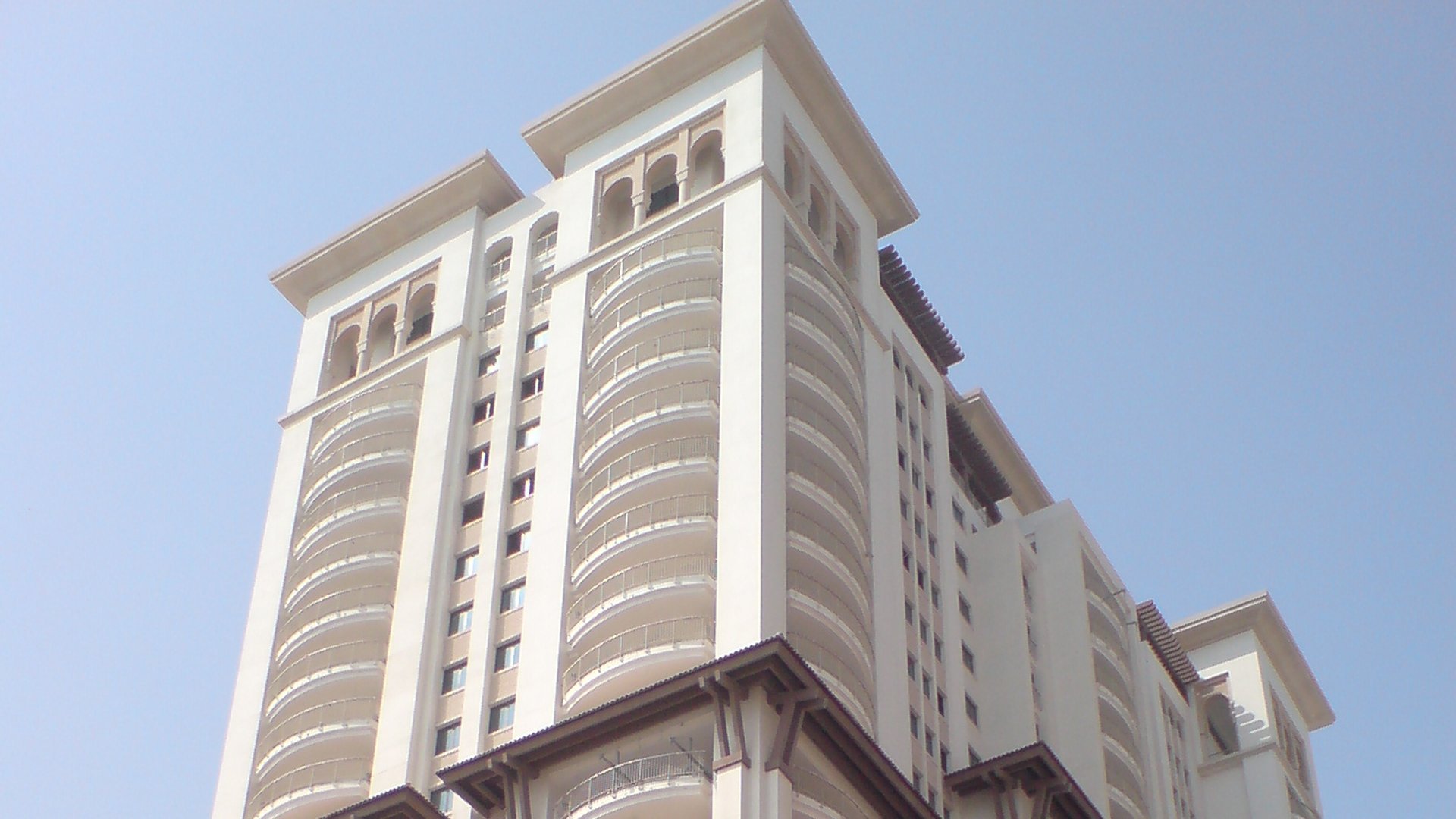 Porto Arabia Tower 4
