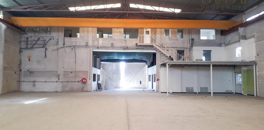 2880m² Warehouse in Al Quoz, UAE No. 47601
