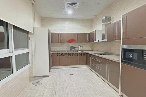 4 bedrooms Villa in Al Jimi, UAE No. 86234 11