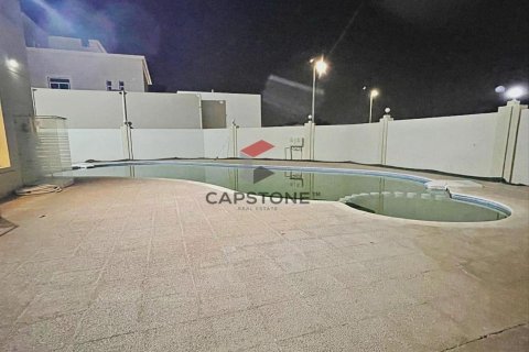 4 bedrooms Villa in Al Jimi, UAE No. 86234 5