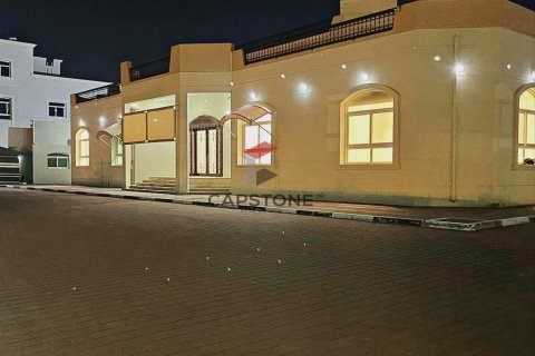 4 bedrooms Villa in Al Jimi, UAE No. 86234 8