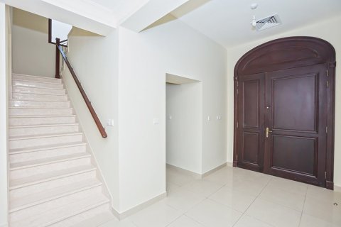 Villa de 4 dormitorios en Rasha, UAE No. 76378 10