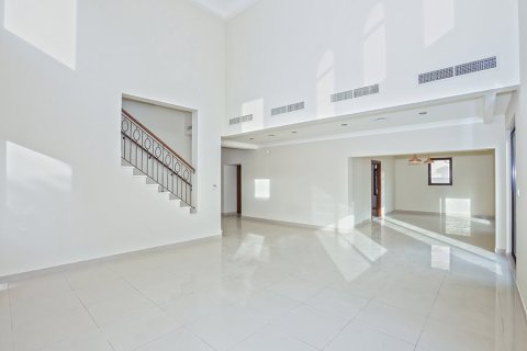 Villa de 4 dormitorios en Rasha, UAE No. 76378 4