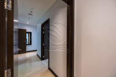 Apartment de 2 dormitorios en The Marina, UAE No. 91118 8