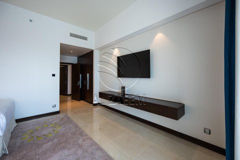 Apartment de 2 dormitorios en The Marina, UAE No. 91118 3