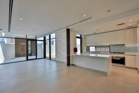Villa de 3 chambres à Abu Dhabi, UAE No. 91115 12